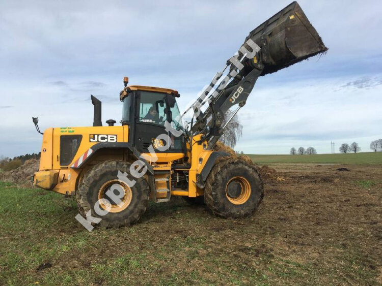 Фронтальный погрузчик JCB 426
